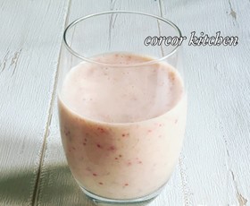 バナナ苺ヨーグルトシェイク