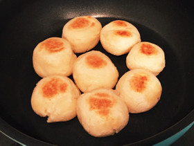 発酵なし!フライパンでモッチリパン♡