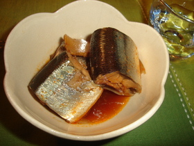 圧力鍋で骨も食べます♪さんまのピリ辛煮