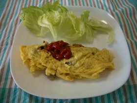 朝ご飯に♪挽肉入りオムレツ