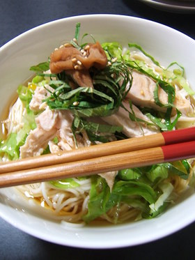 チキンサラダのぶっ掛けそうめん