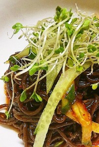 韓国　蕎麦麺　밀면국수 ピビン麺