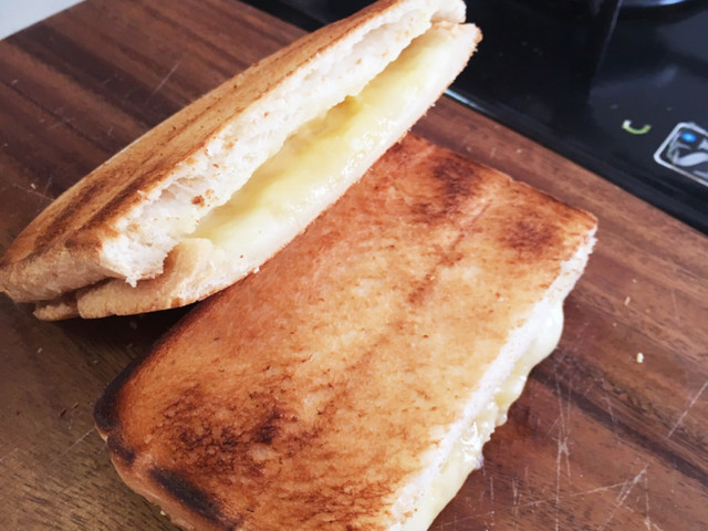 ハニーチーズホットサンド レシピ 作り方 By くまりん323 クックパッド 簡単おいしいみんなのレシピが371万品