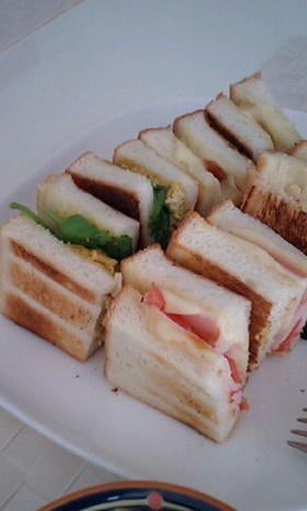 野菜が無くてもホットサンド4種類!