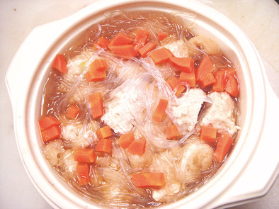 寒い日に温まる！鶏肉団子と白菜のスープ煮の写真