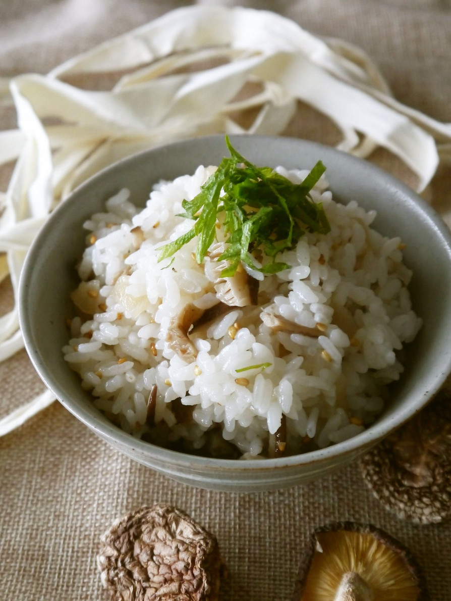 干ぴょうと椎茸の混ぜご飯（精進料理）の画像