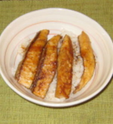 鰻フェイクの蒲焼丼の写真