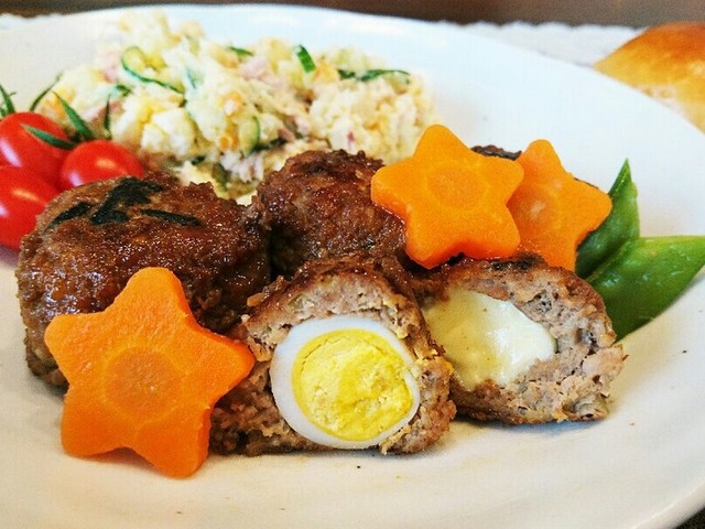 チーズとうずらの卵のひとくちハンバーグ レシピ 作り方 By たまずcafe クックパッド 簡単おいしいみんなのレシピが354万品