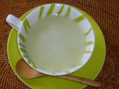ソラマメ冷製スープの写真