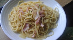 コンソメにんにくパスタ