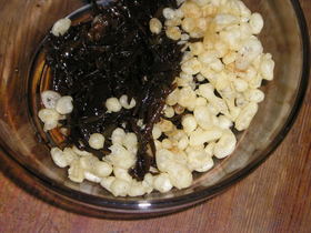 ほろ酔いで作れる☆ひじき&揚げ玉のつまみ