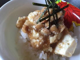 刻み海苔が決めて!?麻婆納豆ご飯