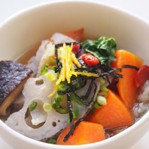 根野菜と高野豆腐の揚げスープ