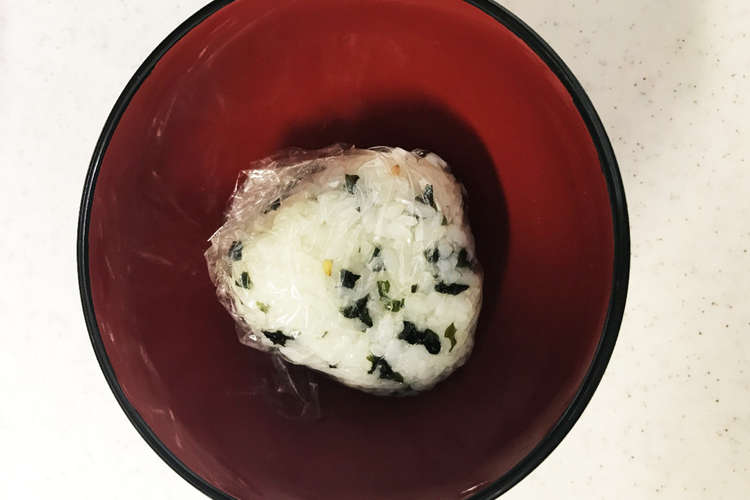 子供も作れる 簡単なおにぎりです レシピ 作り方 By えみみ クックパッド 簡単おいしいみんなのレシピが359万品