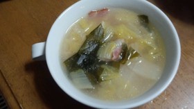 白菜とベーコンのスープ