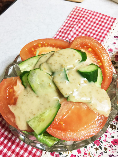 簡単美味しい水菜とレタスとトマトのサラダの写真