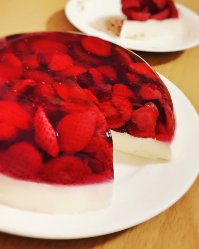 糖質制限◆苺とパンナコッタのゼリーケーキの写真