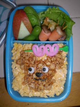子供でも食べやすい2色弁当(キャラ弁)
