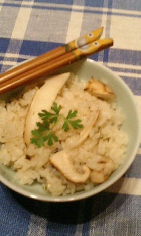 風味豊かな松茸ご飯♪