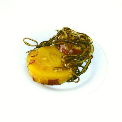 自然食卓　さつま芋の糸こんぶ煮の写真