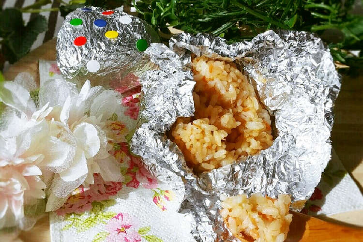 驚きの味 鮭チーズの焼きホイルおにぎり レシピ 作り方 By Maron クックパッド 簡単おいしいみんなのレシピが356万品