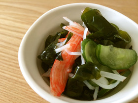 わかめとカニカマと胡瓜の昆布酢の酢の物