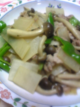大根としめじの炒め物