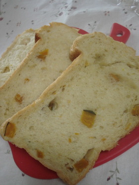 HB*かぼちゃコロン食パン