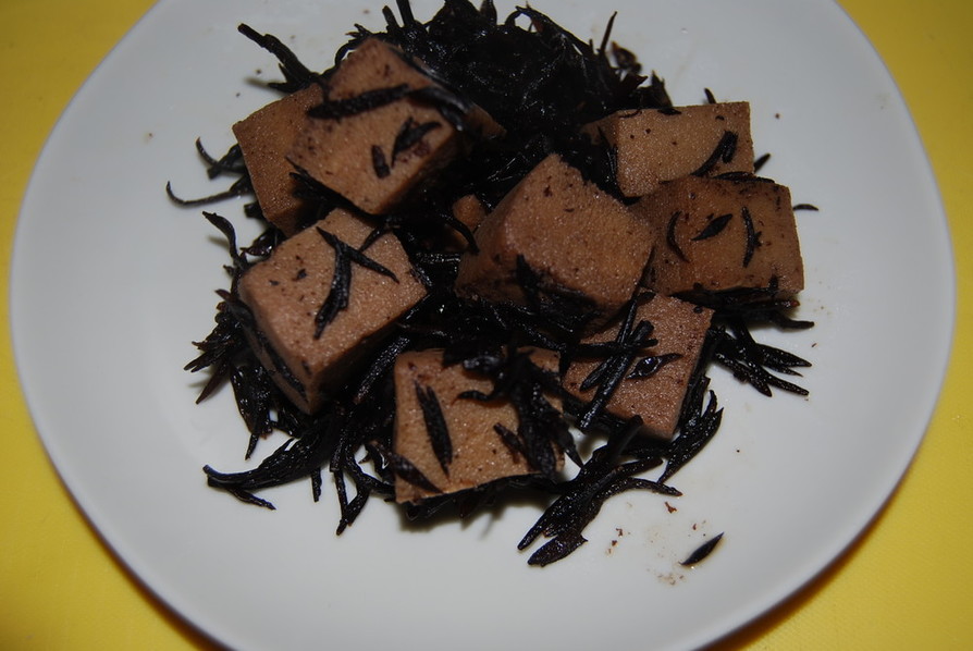 高野豆腐とひじきの炒め物の画像