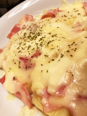 【簡単】じゃがいもとベーコンのチーズ焼き