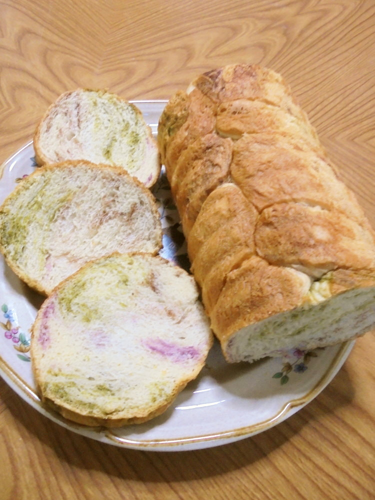 トヨ型大で３色三つ編み薄色マーブルパン♪の画像