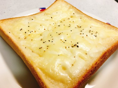 マヨネーズ＊チーズ＊トーストの写真