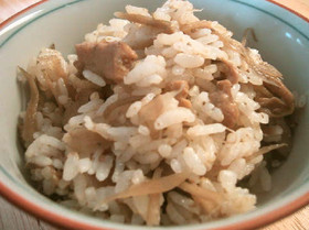 *鶏とごぼうの味ご飯*