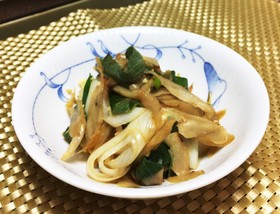 ゴボウと白ネギのニンニク炒め