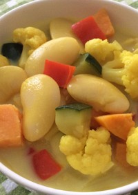 カリフラワーと豆のミルクカレースープ