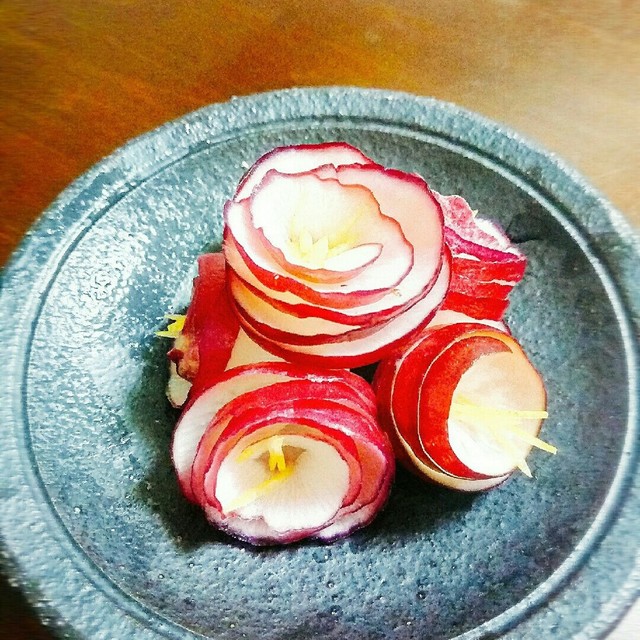 お洒落なラディッシュ飾り切り 漬物 酢物 レシピ 作り方 By 白川友之助5035 クックパッド 簡単おいしいみんなのレシピが350万品