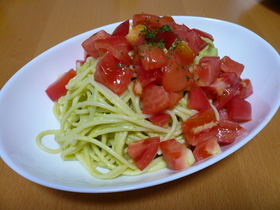 アボカドとクリームチーズの冷製パスタ