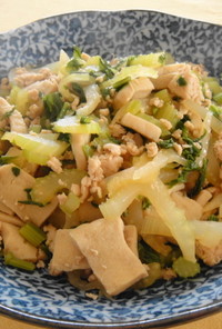 セロリと高野豆腐の鶏ひき肉八角煮