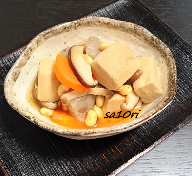 高野豆腐の五目煮の写真