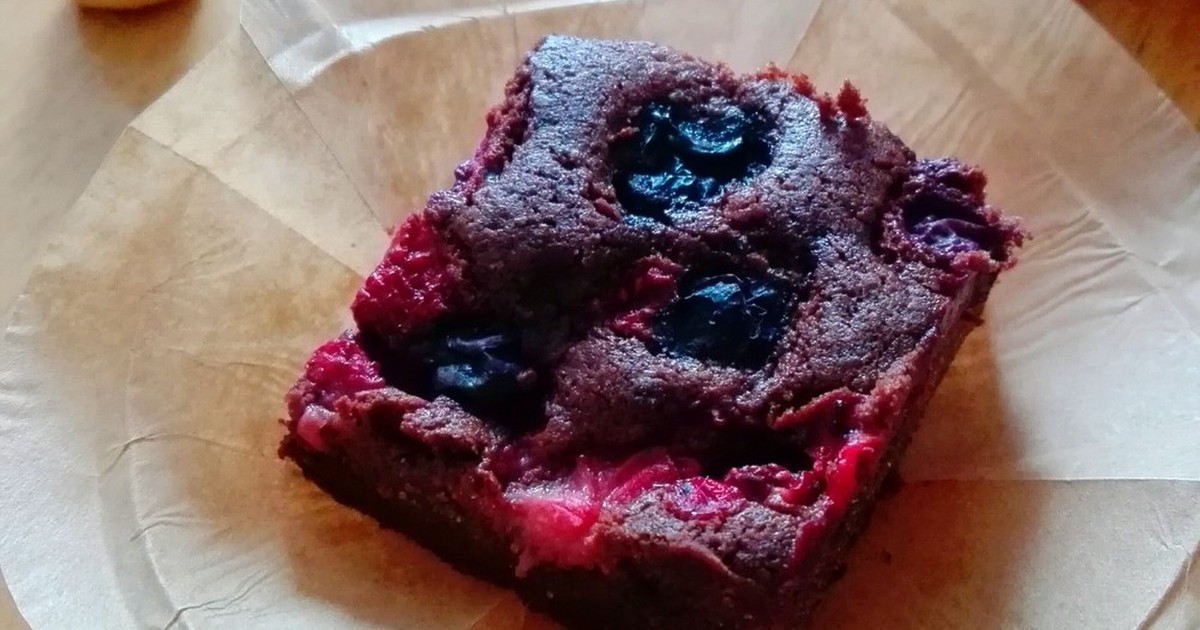 簡単 たっぷりベリーの濃厚チョコケーキ レシピ 作り方 By マサシッポ クックパッド
