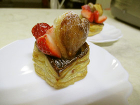 バレンタインにチョコとイチゴのハートパイ