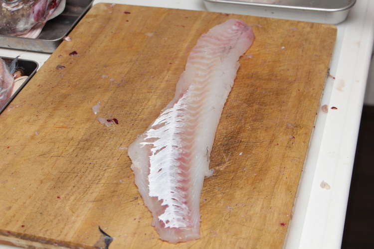 魚の皮の剥がし方 応用可 レシピ 作り方 By 漁師の浜子 クックパッド 簡単おいしいみんなのレシピが359万品