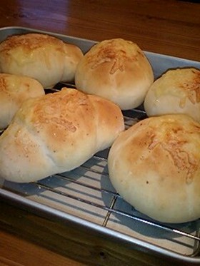 トリプルチーズパン(生地作りはHB)