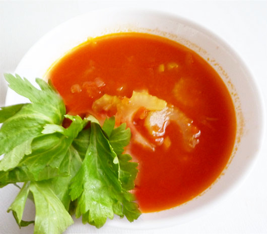セロリとたまねぎのトマトスープの画像