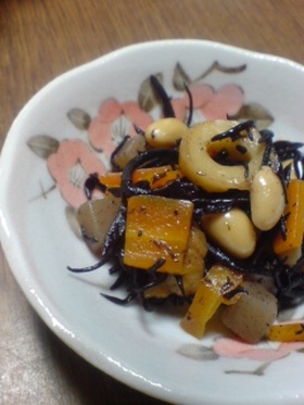 大豆とひじきの煮物