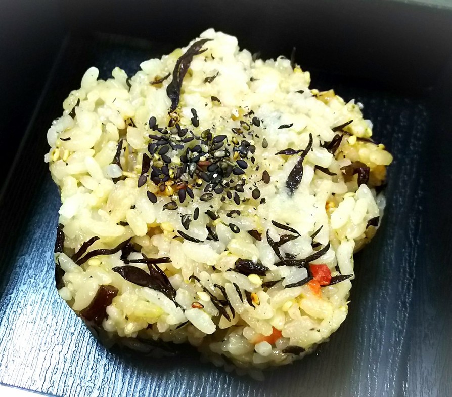 発芽玄米ひじきご飯の画像