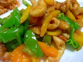 ◎鶏皮ピーマン味噌炒め◎