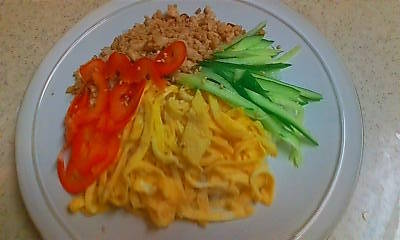 鶏そぼろの３色ご飯の画像