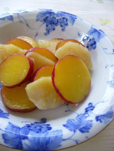 さつま芋とリンゴの煮物：レオン亭の写真