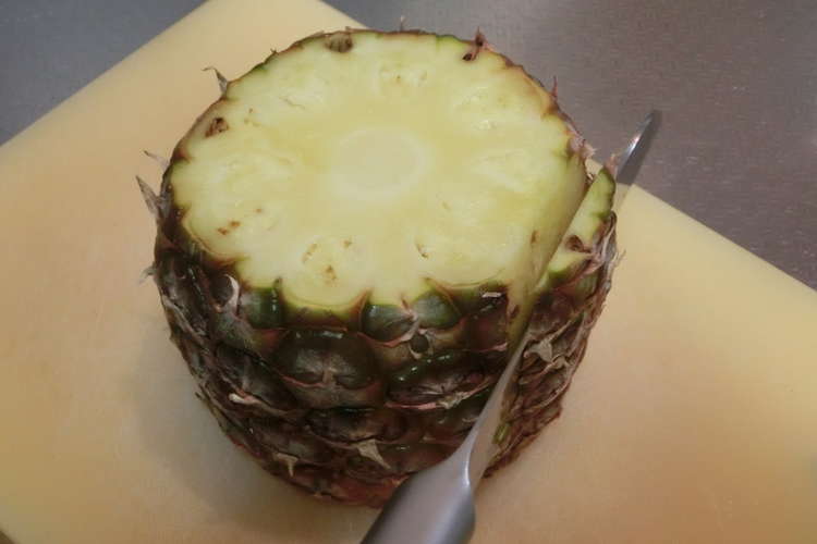 パイナップルの 無駄のない切り方 レシピ 作り方 By I Yokan クックパッド